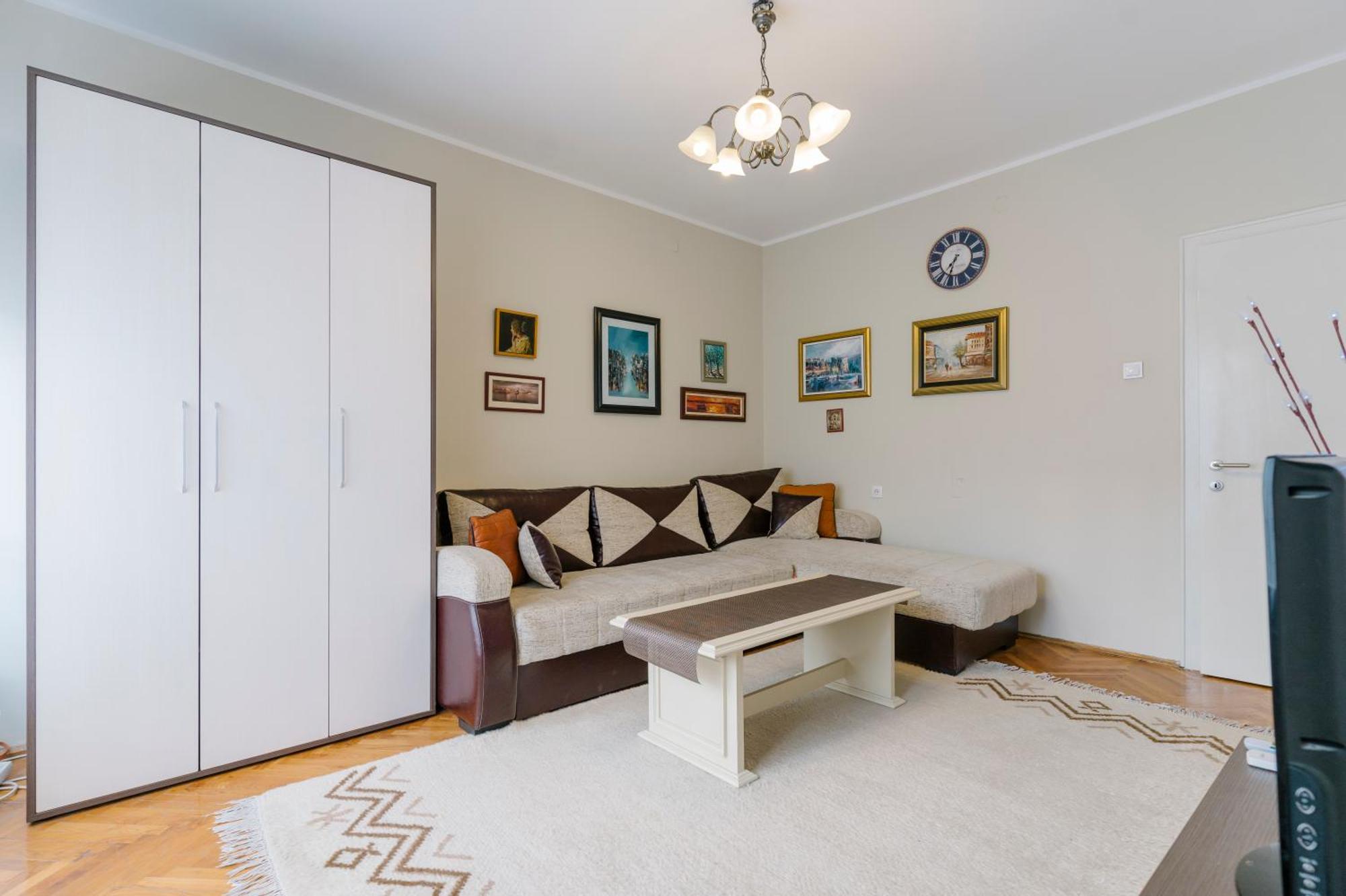 Nis Downtown Residence Eksteriør bilde